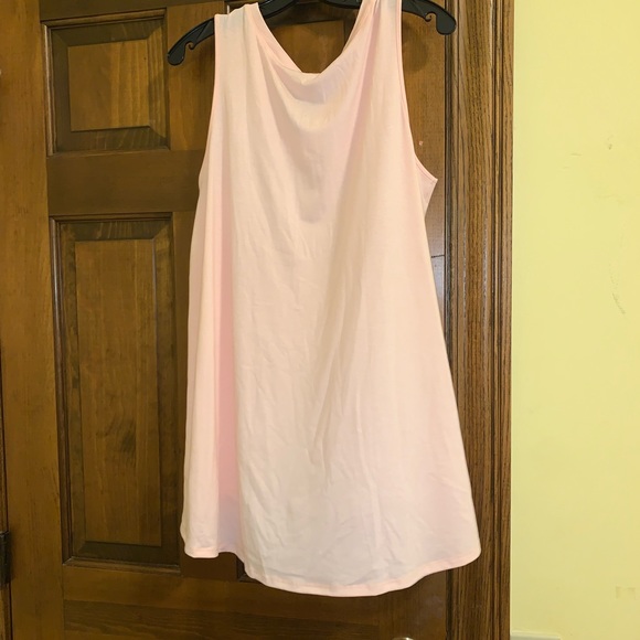🆕 A Touch of Class Pink V-Neck Tank - Picture 4 of 6